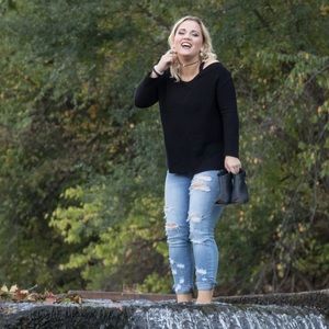 Meet your Posher, Lesly